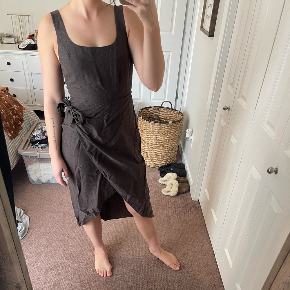 Aritzia Saturn Midi Dress